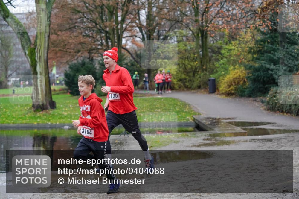 07.12.2025 - St. Pauli X-Mass-Run No. 15 Michael Burmester http://msf.ph/oto/9404088 07.12.2025 11:02:05 Laufen 3135, 3194 meine-sportfotos.de