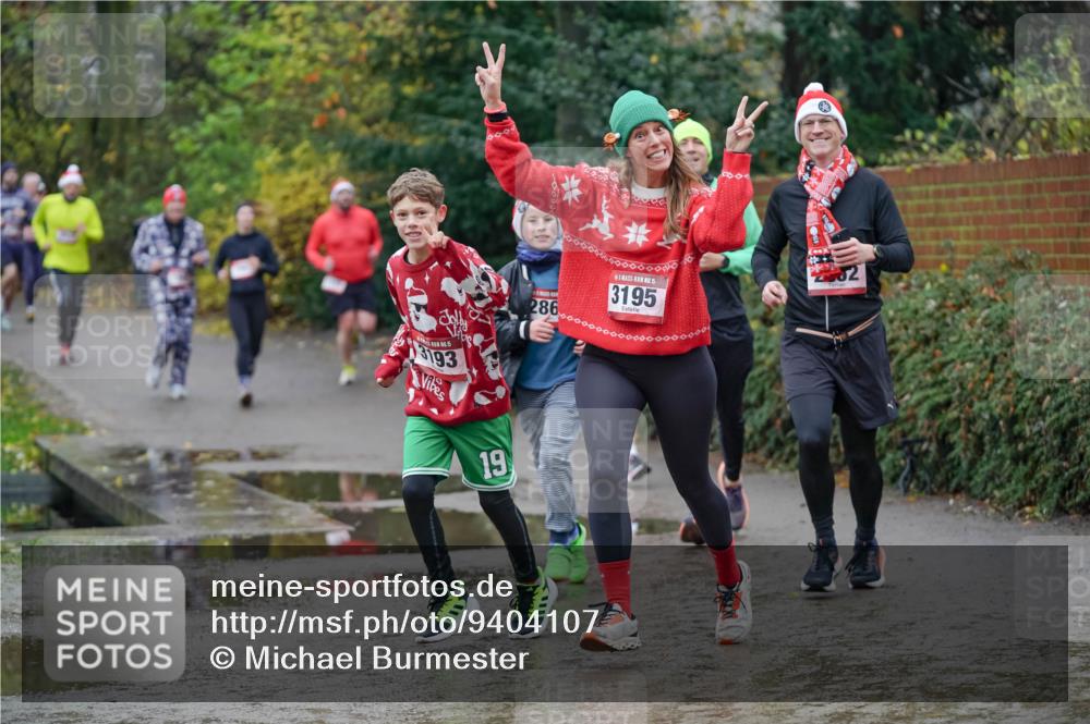 07.12.2025 - St. Pauli X-Mass-Run No. 15 Michael Burmester http://msf.ph/oto/9404107 07.12.2025 11:02:19 Laufen 3193, 19, 100000, 286, 15, 3195 meine-sportfotos.de