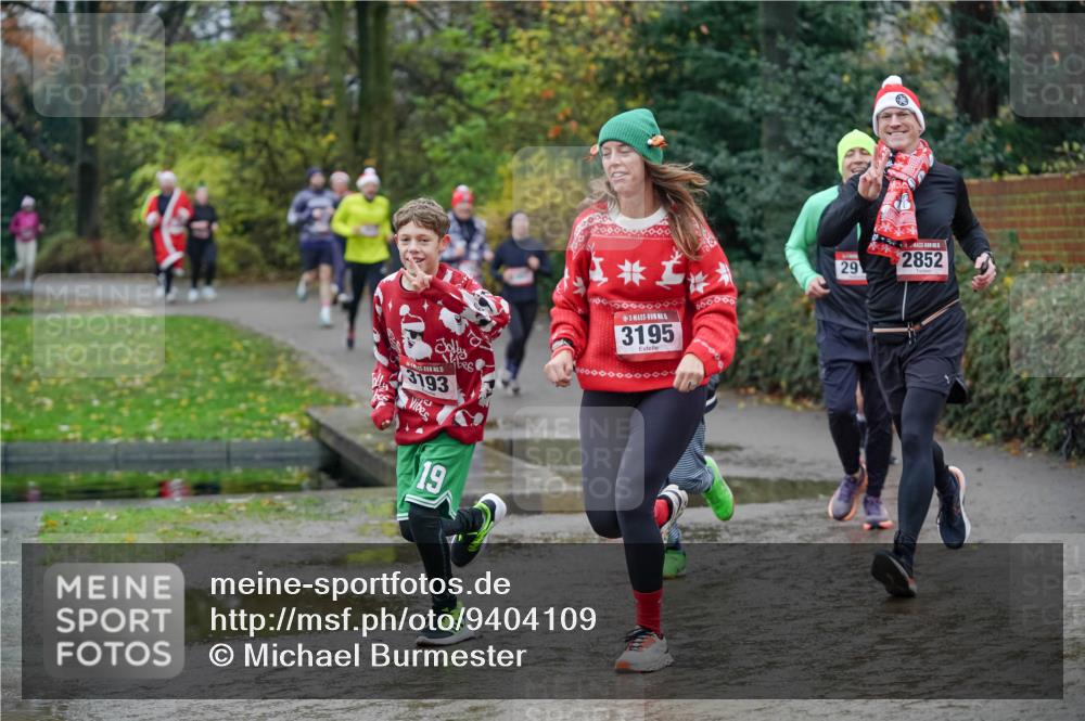 07.12.2025 - St. Pauli X-Mass-Run No. 15 Michael Burmester http://msf.ph/oto/9404109 07.12.2025 11:02:19 Laufen 3193, 19, 3195, 2852, 29 meine-sportfotos.de