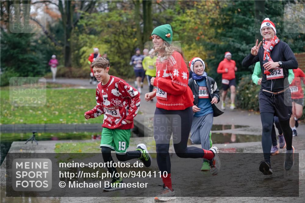 07.12.2025 - St. Pauli X-Mass-Run No. 15 Michael Burmester http://msf.ph/oto/9404110 07.12.2025 11:02:19 Laufen 15, 193, 19, 195, 000000, 2852, 869, 549 meine-sportfotos.de