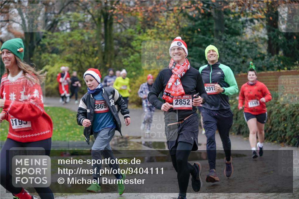 07.12.2025 - St. Pauli X-Mass-Run No. 15 Michael Burmester http://msf.ph/oto/9404111 07.12.2025 11:02:20 Laufen 3195, 15, 2869, 15, 2852, 2918, 1549 meine-sportfotos.de