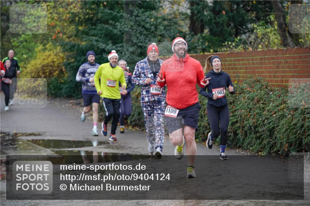 07.12.2025 - St. Pauli X-Mass-Run No. 15 Michael Burmester http://msf.ph/oto/9404124 07.12.2025 11:02:23 Laufen 6, 3037, 1902, 1109, 907 meine-sportfotos.de