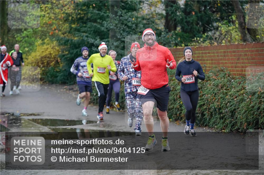 07.12.2025 - St. Pauli X-Mass-Run No. 15 Michael Burmester http://msf.ph/oto/9404125 07.12.2025 11:02:23 Laufen 3037, 1902, 1109, 907 meine-sportfotos.de