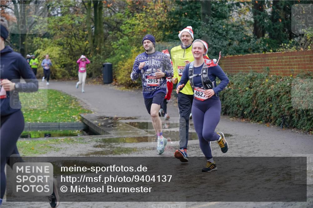 07.12.2025 - St. Pauli X-Mass-Run No. 15 Michael Burmester http://msf.ph/oto/9404137 07.12.2025 11:02:27 Laufen 2915, 30, 4627 meine-sportfotos.de