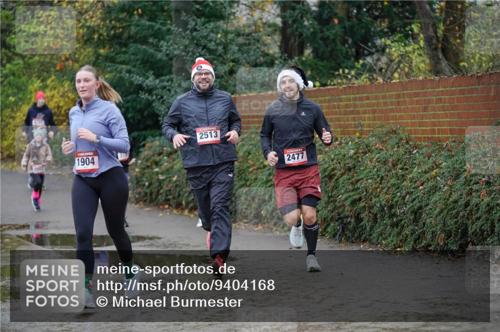 07.12.2025 - St. Pauli X-Mass-Run No. 15 Michael Burmester http://msf.ph/oto/9404168 07.12.2025 11:02:38 Laufen 2647, 1904, 2513, 2477 meine-sportfotos.de