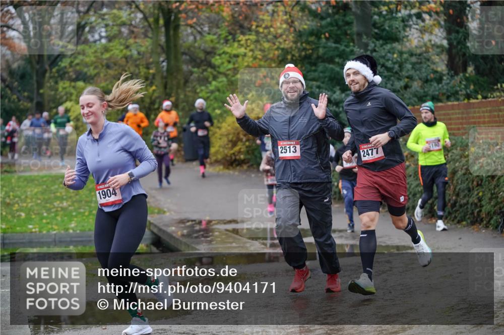07.12.2025 - St. Pauli X-Mass-Run No. 15 Michael Burmester http://msf.ph/oto/9404171 07.12.2025 11:02:39 Laufen 1904, 2513, 2477, 9190 meine-sportfotos.de