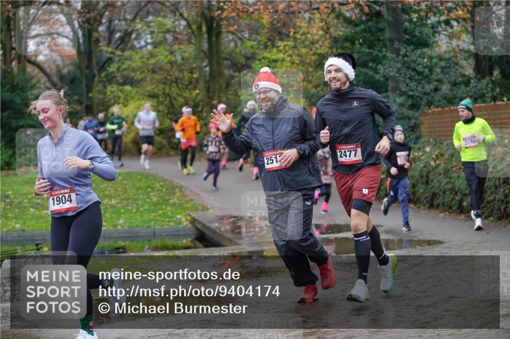 07.12.2025 - St. Pauli X-Mass-Run No. 15 Michael Burmester http://msf.ph/oto/9404174 07.12.2025 11:02:39 Laufen 1904, 251, 2477, 3190 meine-sportfotos.de