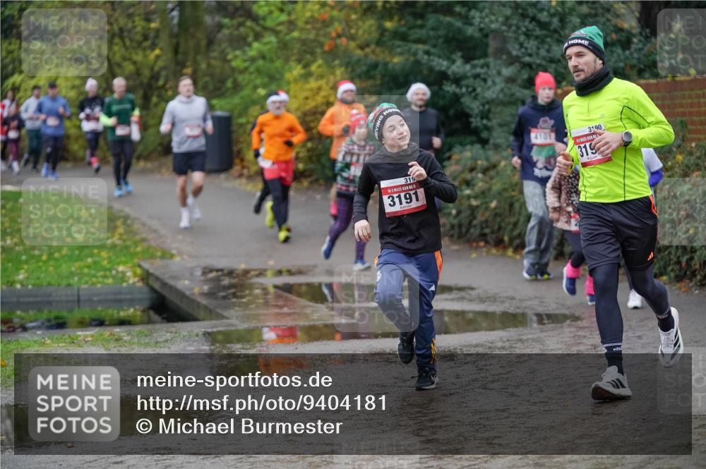 07.12.2025 - St. Pauli X-Mass-Run No. 15 Michael Burmester http://msf.ph/oto/9404181 07.12.2025 11:02:42 Laufen 319, 15, 3191, 3190, 319 meine-sportfotos.de