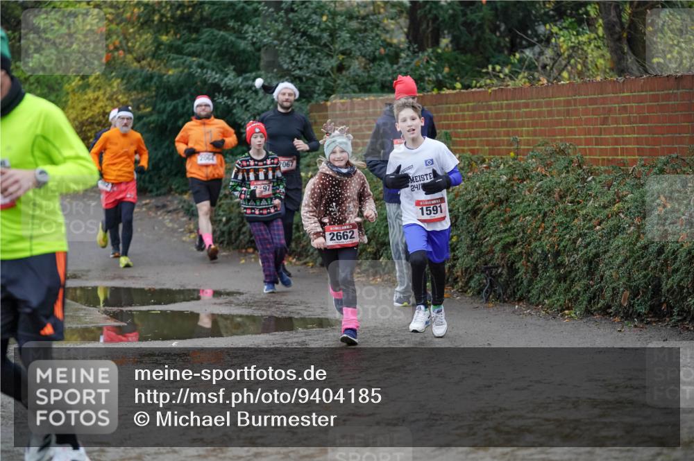 07.12.2025 - St. Pauli X-Mass-Run No. 15 Michael Burmester http://msf.ph/oto/9404185 07.12.2025 11:02:43 Laufen 2064, 2067, 2662, 24, 2, 1591 meine-sportfotos.de