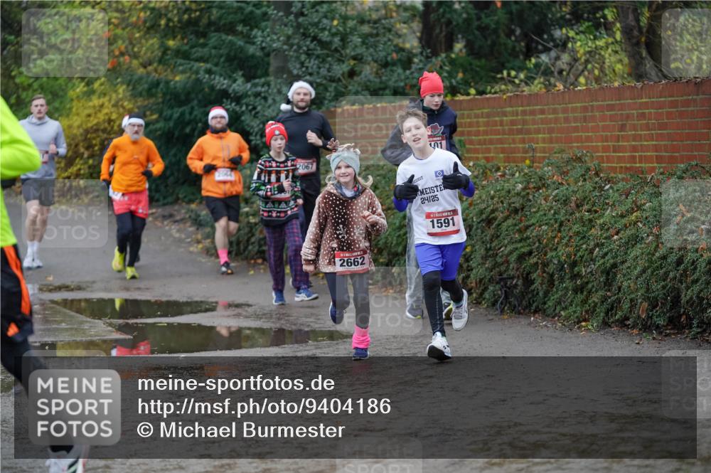 07.12.2025 - St. Pauli X-Mass-Run No. 15 Michael Burmester http://msf.ph/oto/9404186 07.12.2025 11:02:43 Laufen 01, 2067, 2662, 9, 24, 25, 1591 meine-sportfotos.de