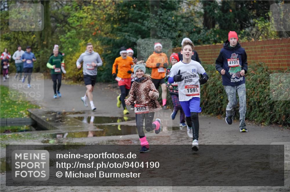 07.12.2025 - St. Pauli X-Mass-Run No. 15 Michael Burmester http://msf.ph/oto/9404190 07.12.2025 11:02:44 Laufen 2662, 24, 25, 1591, 4101 meine-sportfotos.de