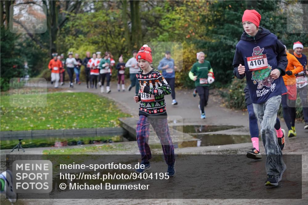 07.12.2025 - St. Pauli X-Mass-Run No. 15 Michael Burmester http://msf.ph/oto/9404195 07.12.2025 11:02:46 Laufen 5, 4101, 2197, 2062 meine-sportfotos.de