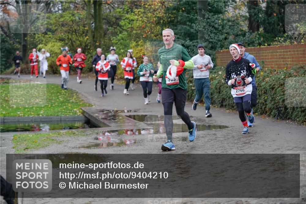 07.12.2025 - St. Pauli X-Mass-Run No. 15 Michael Burmester http://msf.ph/oto/9404210 07.12.2025 11:02:50 Laufen 703, 2766 meine-sportfotos.de