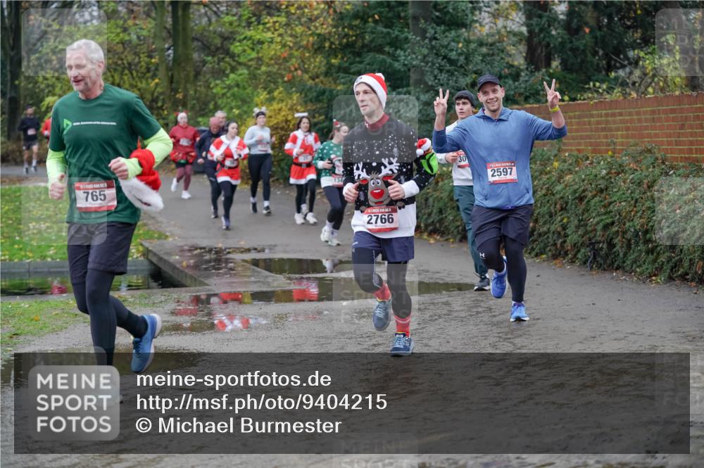 07.12.2025 - St. Pauli X-Mass-Run No. 15 Michael Burmester http://msf.ph/oto/9404215 07.12.2025 11:02:52 Laufen 765, 30, 2597, 5, 2766 meine-sportfotos.de