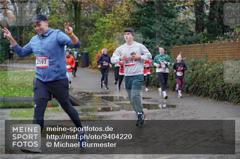 07.12.2025 - St. Pauli X-Mass-Run No. 15 Michael Burmester http://msf.ph/oto/9404220 07.12.2025 11:02:53 Laufen 2597, 3075, 1345, 1346 meine-sportfotos.de