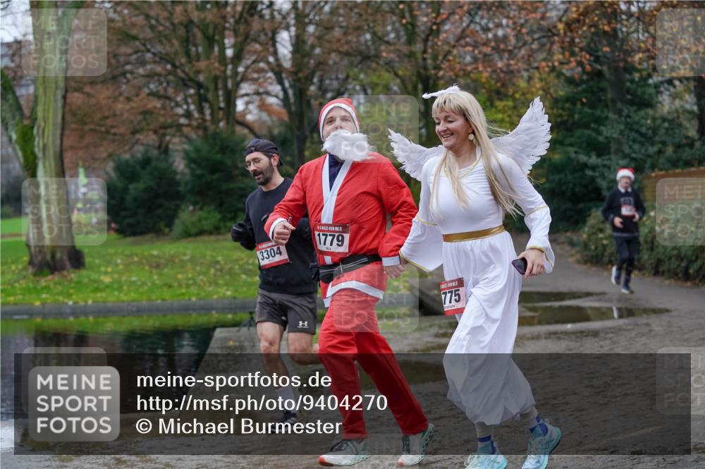 07.12.2025 - St. Pauli X-Mass-Run No. 15 Michael Burmester http://msf.ph/oto/9404270 07.12.2025 11:03:04 Laufen 3304, 5, 1779, 775 meine-sportfotos.de