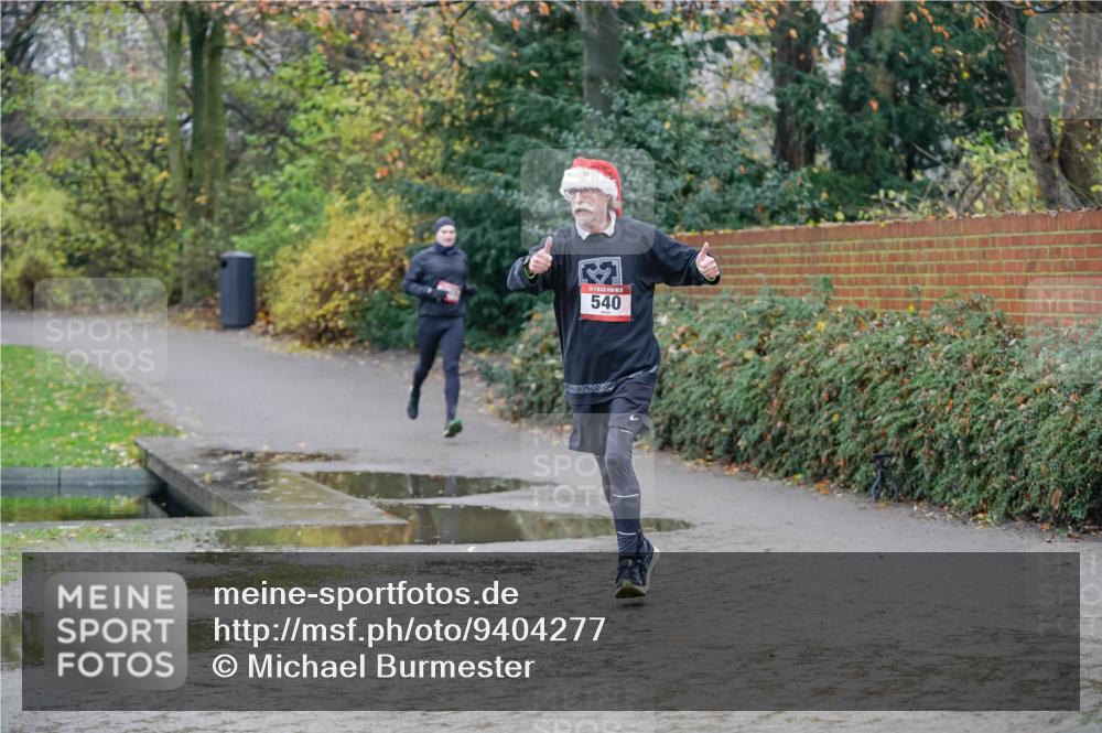 07.12.2025 - St. Pauli X-Mass-Run No. 15 Michael Burmester http://msf.ph/oto/9404277 07.12.2025 11:03:07 Laufen 32, 540 meine-sportfotos.de
