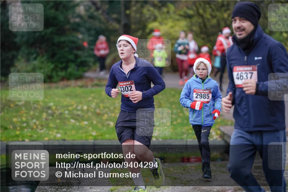 07.12.2025 - St. Pauli X-Mass-Run No. 15 Michael Burmester http://msf.ph/oto/9404294 07.12.2025 11:03:20 Laufen 3302, 2985, 4637 meine-sportfotos.de