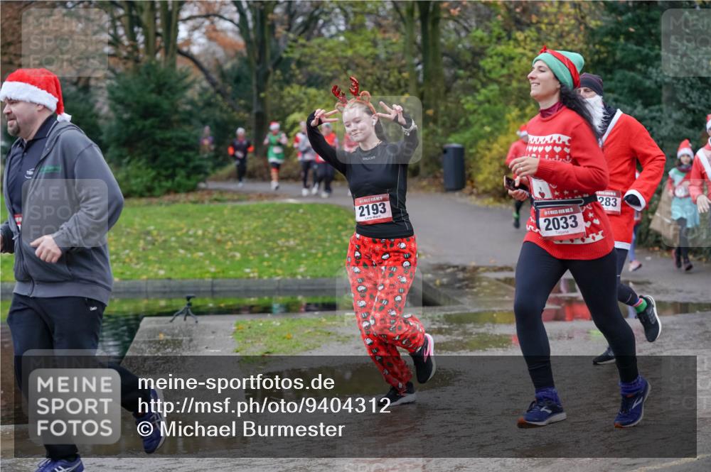 07.12.2025 - St. Pauli X-Mass-Run No. 15 Michael Burmester http://msf.ph/oto/9404312 07.12.2025 11:03:26 Laufen 333333, 25, 2193, 2033, 283 meine-sportfotos.de