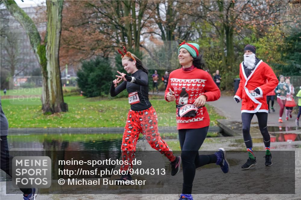 07.12.2025 - St. Pauli X-Mass-Run No. 15 Michael Burmester http://msf.ph/oto/9404313 07.12.2025 11:03:27 Laufen 2193, 2033, 32 meine-sportfotos.de