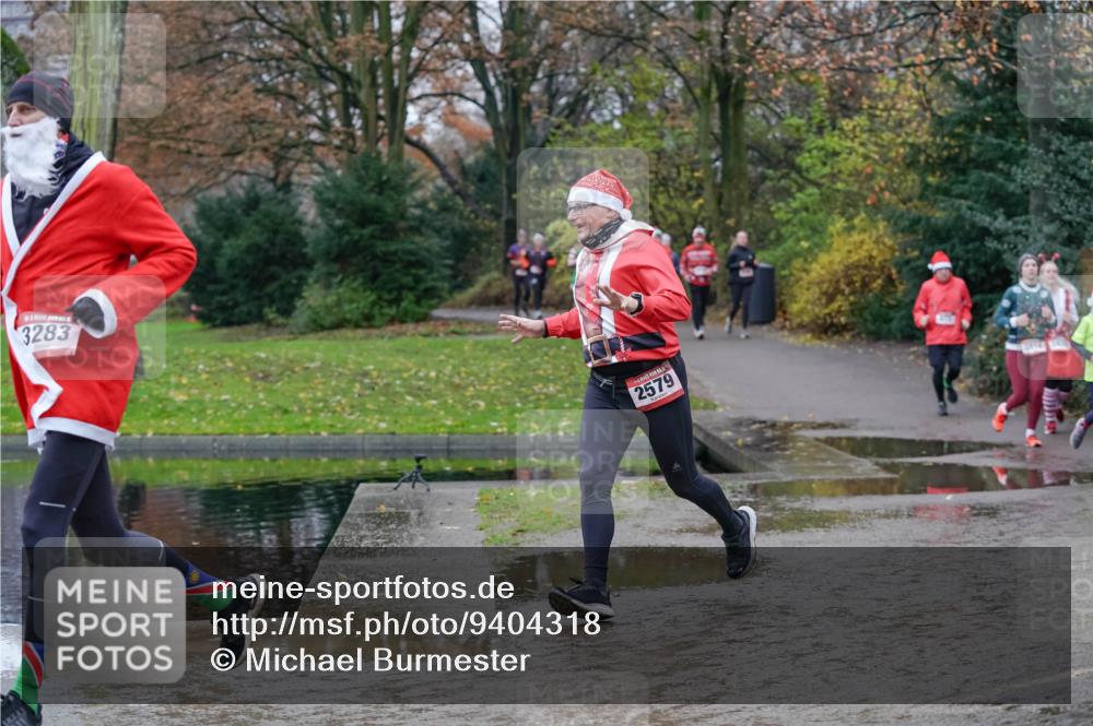 07.12.2025 - St. Pauli X-Mass-Run No. 15 Michael Burmester http://msf.ph/oto/9404318 07.12.2025 11:03:28 Laufen 3283, 2579 meine-sportfotos.de