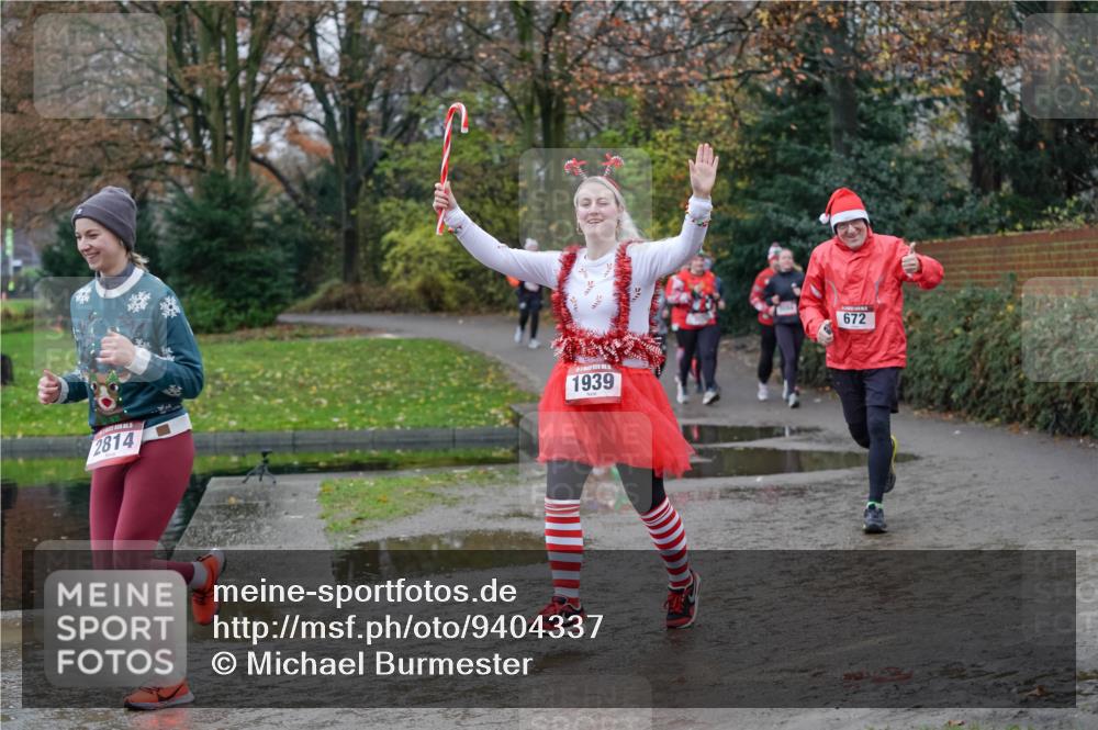 07.12.2025 - St. Pauli X-Mass-Run No. 15 Michael Burmester http://msf.ph/oto/9404337 07.12.2025 11:03:34 Laufen 2814, 1939, 672 meine-sportfotos.de
