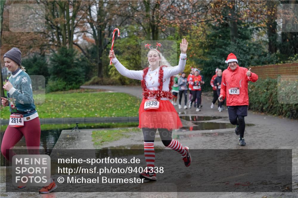07.12.2025 - St. Pauli X-Mass-Run No. 15 Michael Burmester http://msf.ph/oto/9404338 07.12.2025 11:03:34 Laufen 2814, 1939, 672 meine-sportfotos.de