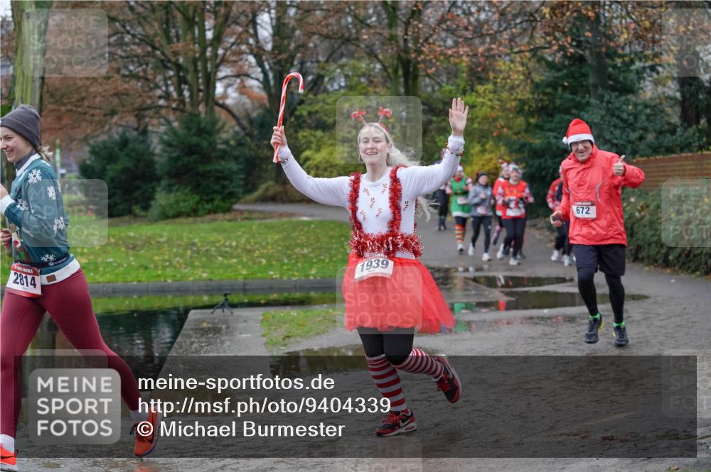 07.12.2025 - St. Pauli X-Mass-Run No. 15 Michael Burmester http://msf.ph/oto/9404339 07.12.2025 11:03:34 Laufen 2814, 1939, 672 meine-sportfotos.de