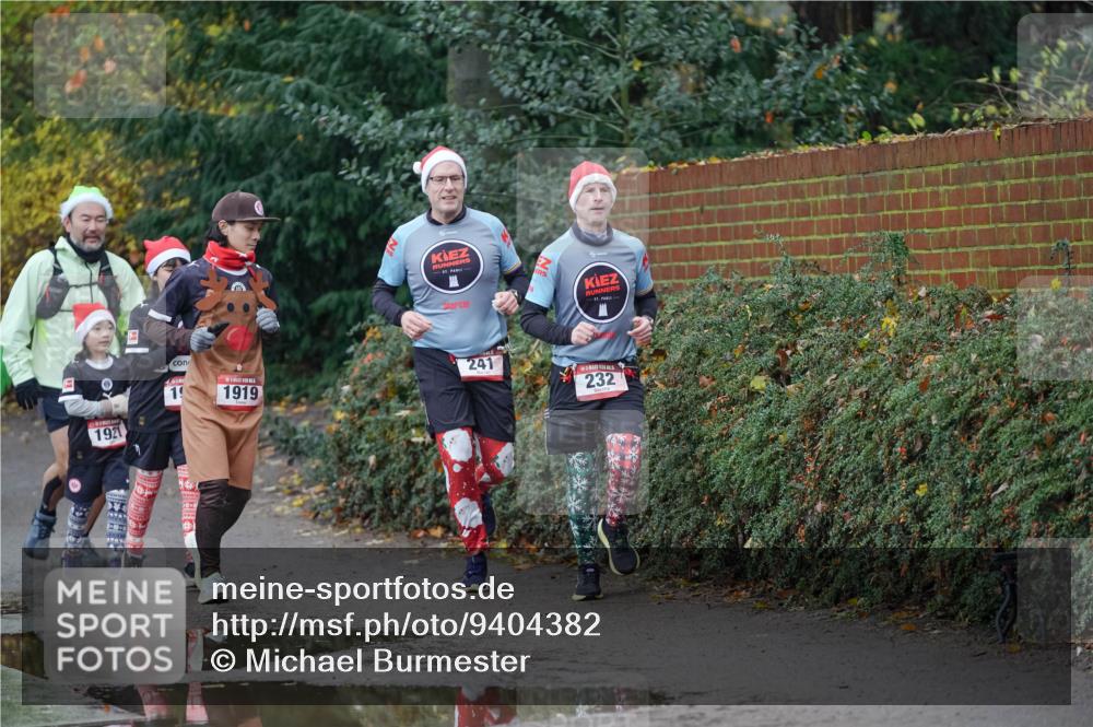 07.12.2025 - St. Pauli X-Mass-Run No. 15 Michael Burmester http://msf.ph/oto/9404382 07.12.2025 11:03:59 Laufen 1921, 19, 1919, 241, 232 meine-sportfotos.de