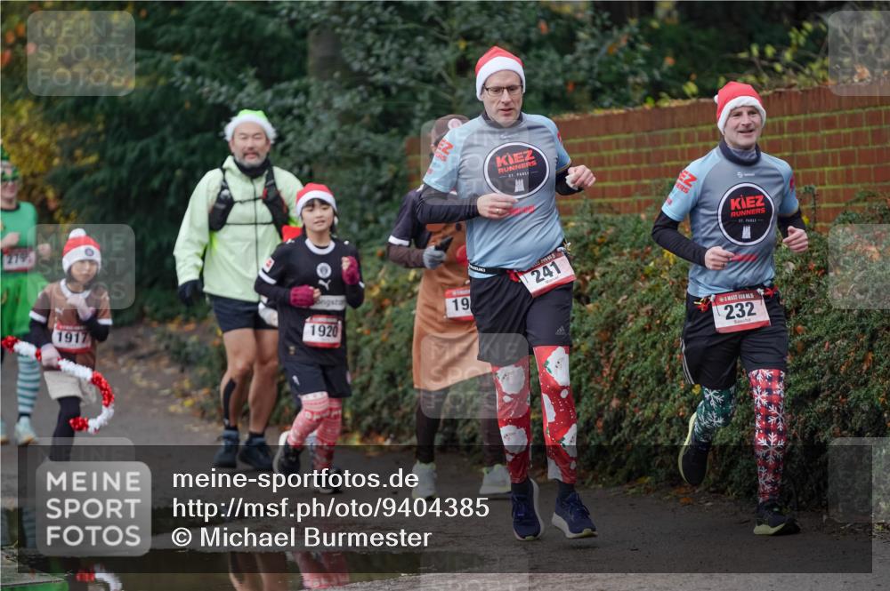 07.12.2025 - St. Pauli X-Mass-Run No. 15 Michael Burmester http://msf.ph/oto/9404385 07.12.2025 11:04:00 Laufen 2792, 1917, 1920, 19, 241, 232 meine-sportfotos.de