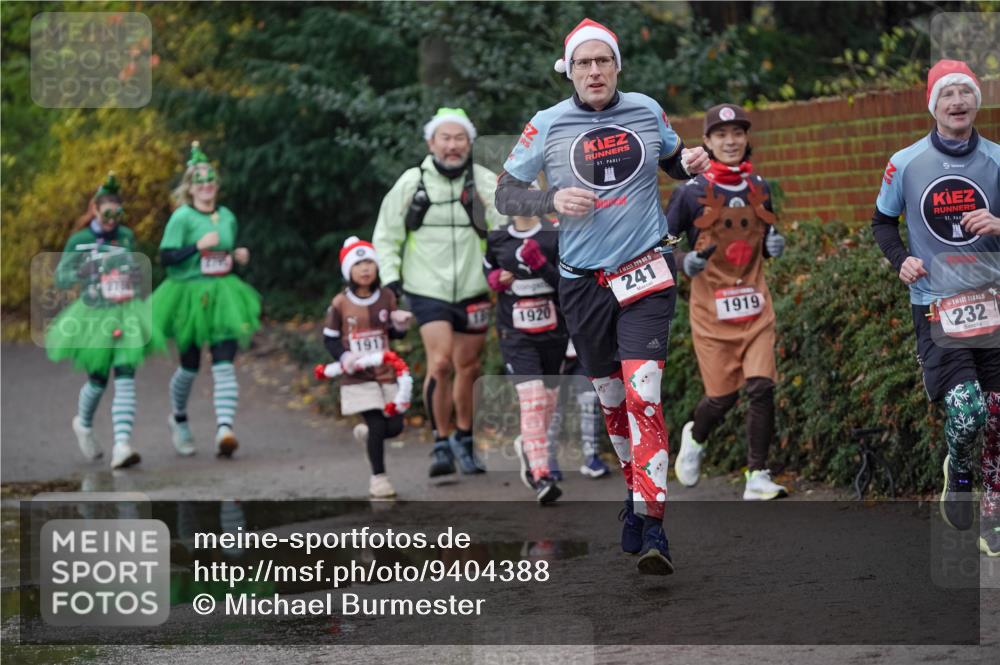 07.12.2025 - St. Pauli X-Mass-Run No. 15 Michael Burmester http://msf.ph/oto/9404388 07.12.2025 11:04:01 Laufen 2790, 1917, 1920, 241, 1919, 232 meine-sportfotos.de