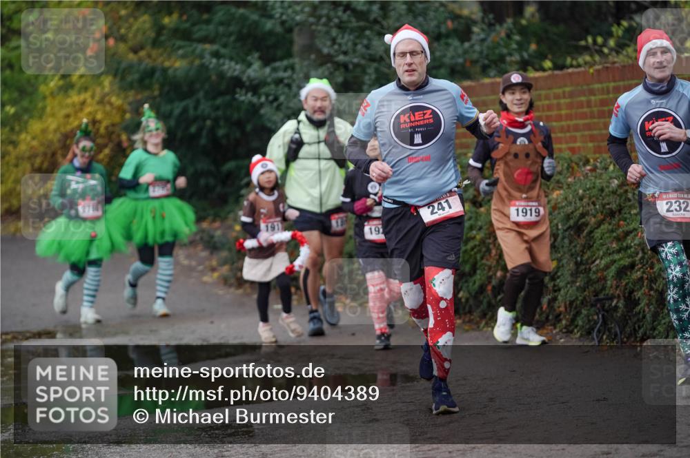 07.12.2025 - St. Pauli X-Mass-Run No. 15 Michael Burmester http://msf.ph/oto/9404389 07.12.2025 11:04:01 Laufen 2736, 191, 241, 1919, 232 meine-sportfotos.de