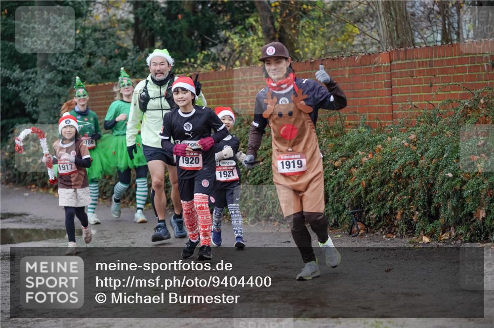 07.12.2025 - St. Pauli X-Mass-Run No. 15 Michael Burmester http://msf.ph/oto/9404400 07.12.2025 11:04:05 Laufen 1917, 786, 1920, 1921, 1919 meine-sportfotos.de