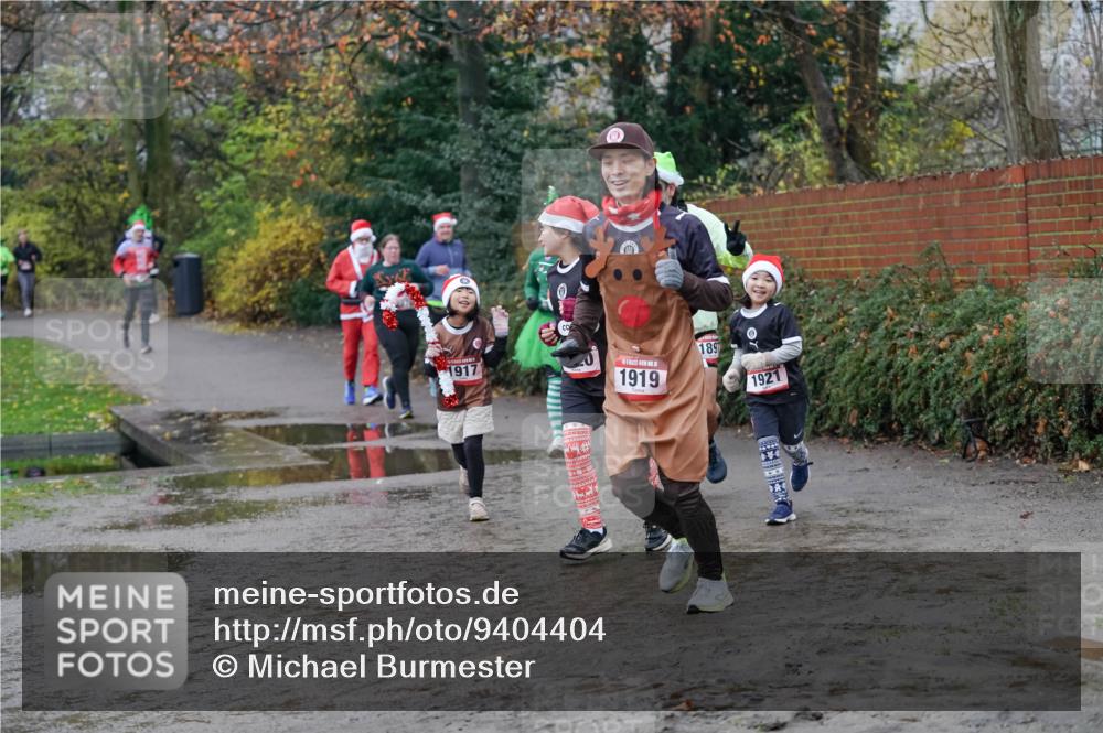 07.12.2025 - St. Pauli X-Mass-Run No. 15 Michael Burmester http://msf.ph/oto/9404404 07.12.2025 11:04:06 Laufen 1917, 1919, 1921 meine-sportfotos.de