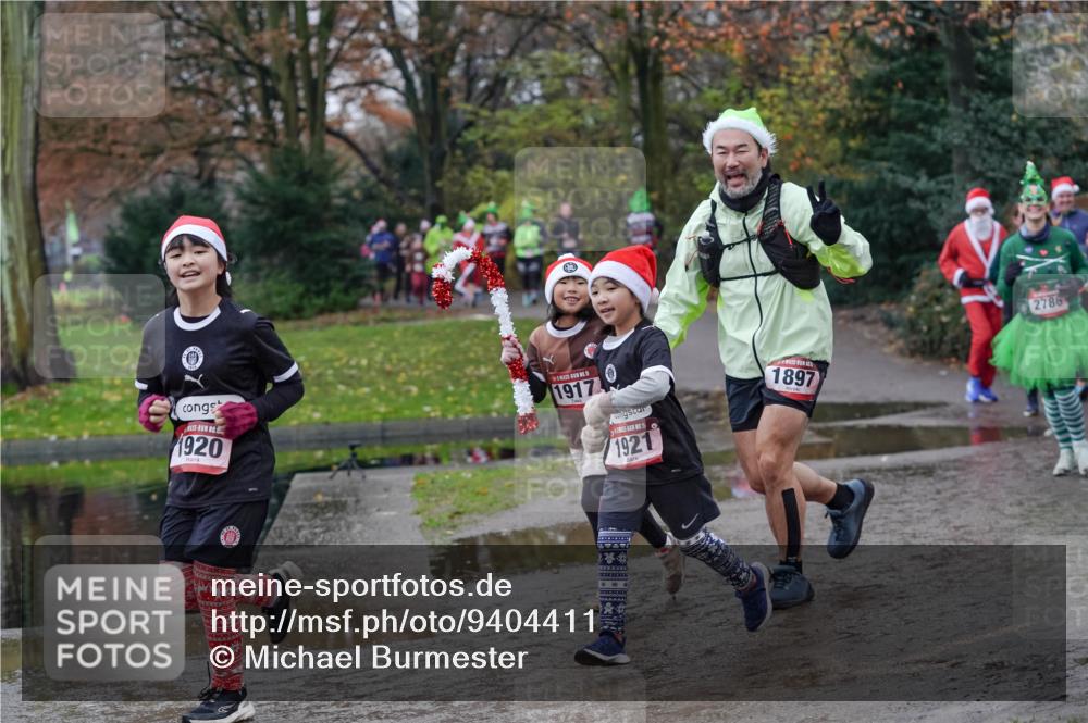 07.12.2025 - St. Pauli X-Mass-Run No. 15 Michael Burmester http://msf.ph/oto/9404411 07.12.2025 11:04:08 Laufen 1920, 15, 1917, 15, 1921, 5414, 1897, 2786 meine-sportfotos.de