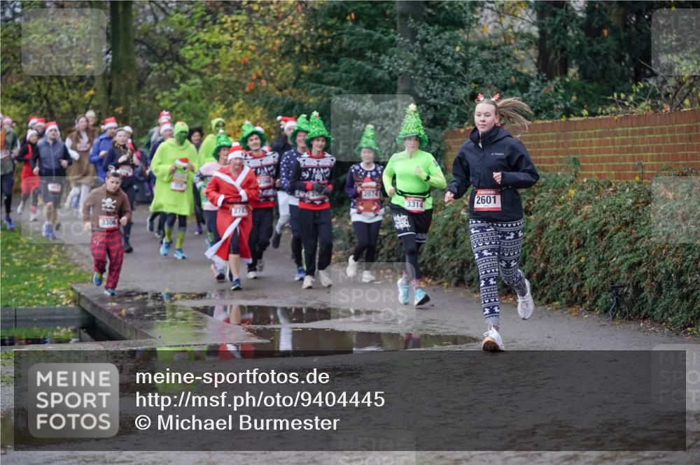 07.12.2025 - St. Pauli X-Mass-Run No. 15 Michael Burmester http://msf.ph/oto/9404445 07.12.2025 11:04:17 Laufen 220, 2074, 2601, 3314, 278, 3306 meine-sportfotos.de