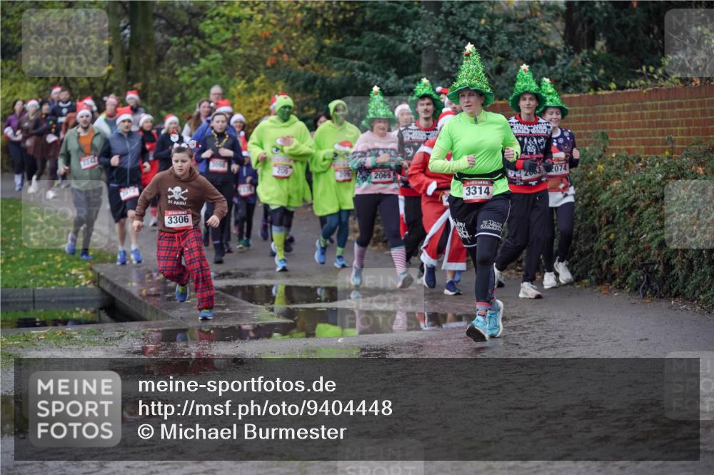 07.12.2025 - St. Pauli X-Mass-Run No. 15 Michael Burmester http://msf.ph/oto/9404448 07.12.2025 11:04:20 Laufen 2244, 3306, 2069, 3314, 2074 meine-sportfotos.de