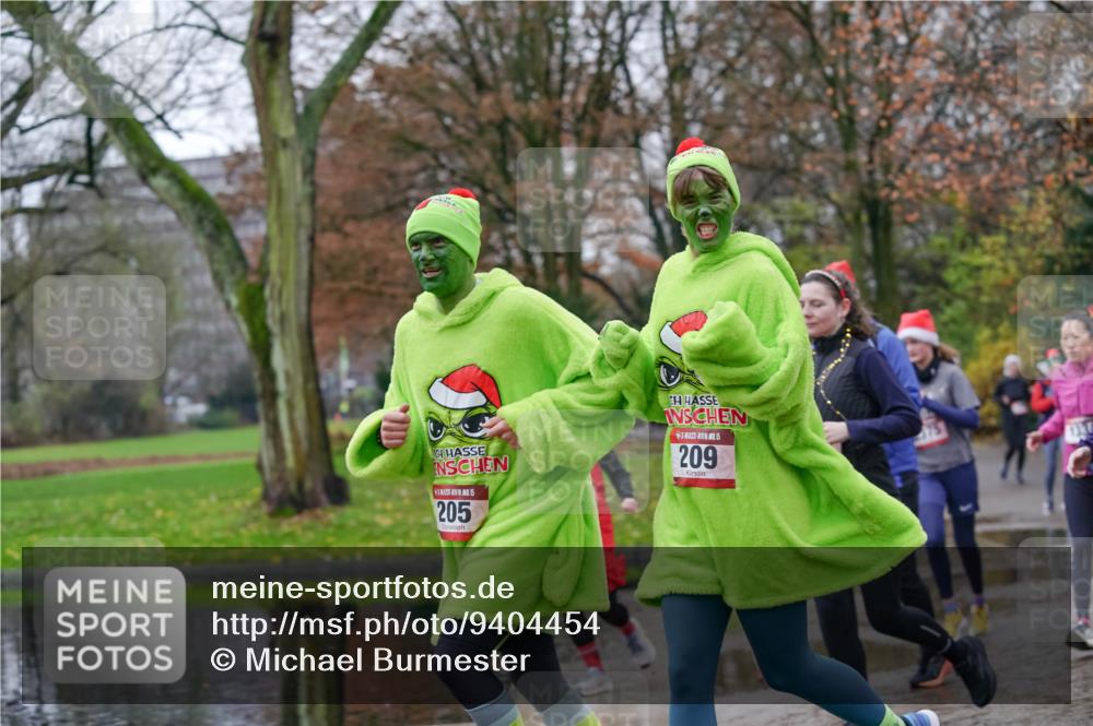 07.12.2025 - St. Pauli X-Mass-Run No. 15 Michael Burmester http://msf.ph/oto/9404454 07.12.2025 11:04:29 Laufen 15, 205, 209, 1334 meine-sportfotos.de
