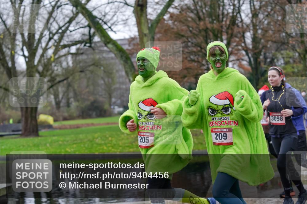 07.12.2025 - St. Pauli X-Mass-Run No. 15 Michael Burmester http://msf.ph/oto/9404456 07.12.2025 11:04:29 Laufen 5, 205, 15, 209, 3098 meine-sportfotos.de