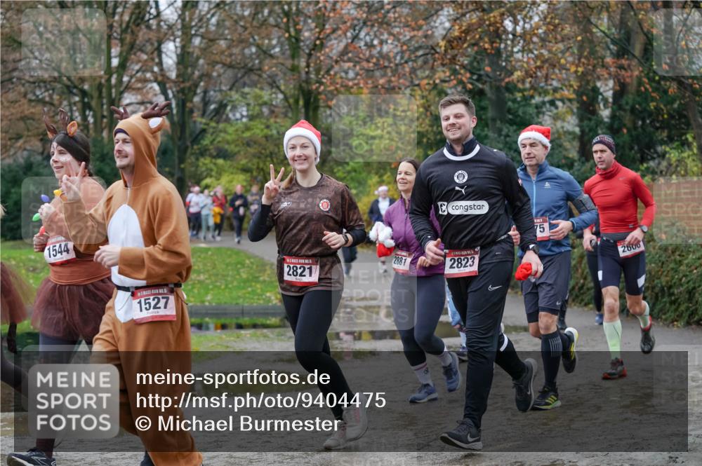 07.12.2025 - St. Pauli X-Mass-Run No. 15 Michael Burmester http://msf.ph/oto/9404475 07.12.2025 11:04:33 Laufen 1544, 5, 1527, 15, 2821, 2881, 2823, 75, 2600 meine-sportfotos.de
