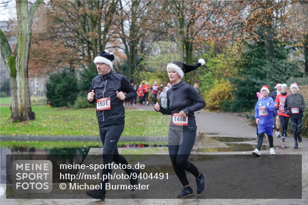 07.12.2025 - St. Pauli X-Mass-Run No. 15 Michael Burmester http://msf.ph/oto/9404491 07.12.2025 11:04:37 Laufen 1501, 1082, 1498, 2373 meine-sportfotos.de