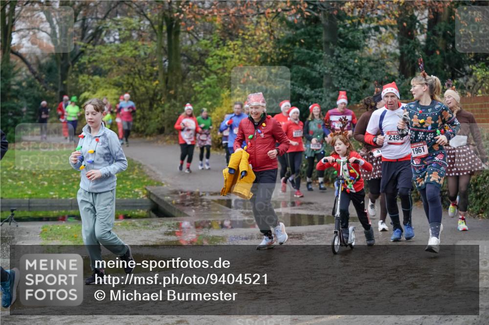 07.12.2025 - St. Pauli X-Mass-Run No. 15 Michael Burmester http://msf.ph/oto/9404521 07.12.2025 11:04:47 Laufen 2480, 1961 meine-sportfotos.de