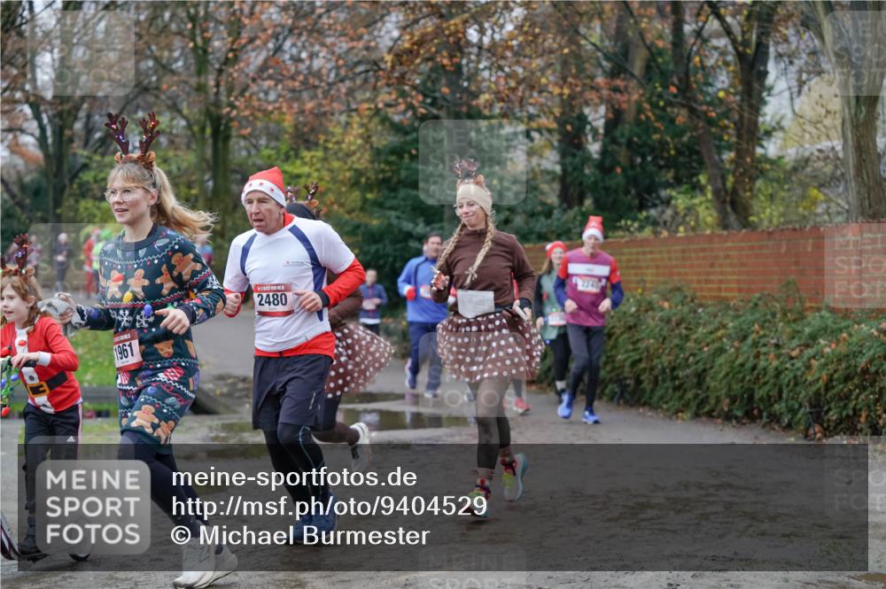 07.12.2025 - St. Pauli X-Mass-Run No. 15 Michael Burmester http://msf.ph/oto/9404529 07.12.2025 11:04:49 Laufen 1961, 2480 meine-sportfotos.de