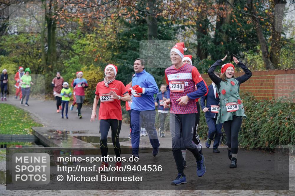 07.12.2025 - St. Pauli X-Mass-Run No. 15 Michael Burmester http://msf.ph/oto/9404536 07.12.2025 11:04:52 Laufen 2237, 20, 2240, 3073, 2236 meine-sportfotos.de
