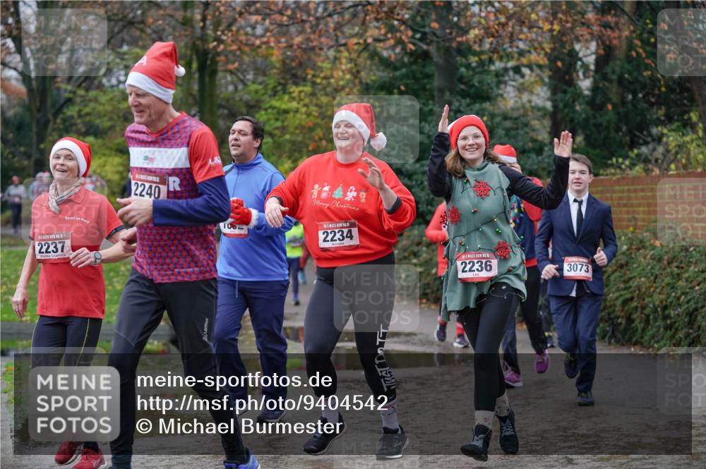 07.12.2025 - St. Pauli X-Mass-Run No. 15 Michael Burmester http://msf.ph/oto/9404542 07.12.2025 11:04:53 Laufen 15, 2237, 2240, 106, 15, 2234, 15, 2236, 3073 meine-sportfotos.de