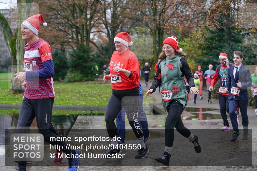 07.12.2025 - St. Pauli X-Mass-Run No. 15 Michael Burmester http://msf.ph/oto/9404550 07.12.2025 11:04:54 Laufen 240, 2234, 1236, 3073 meine-sportfotos.de