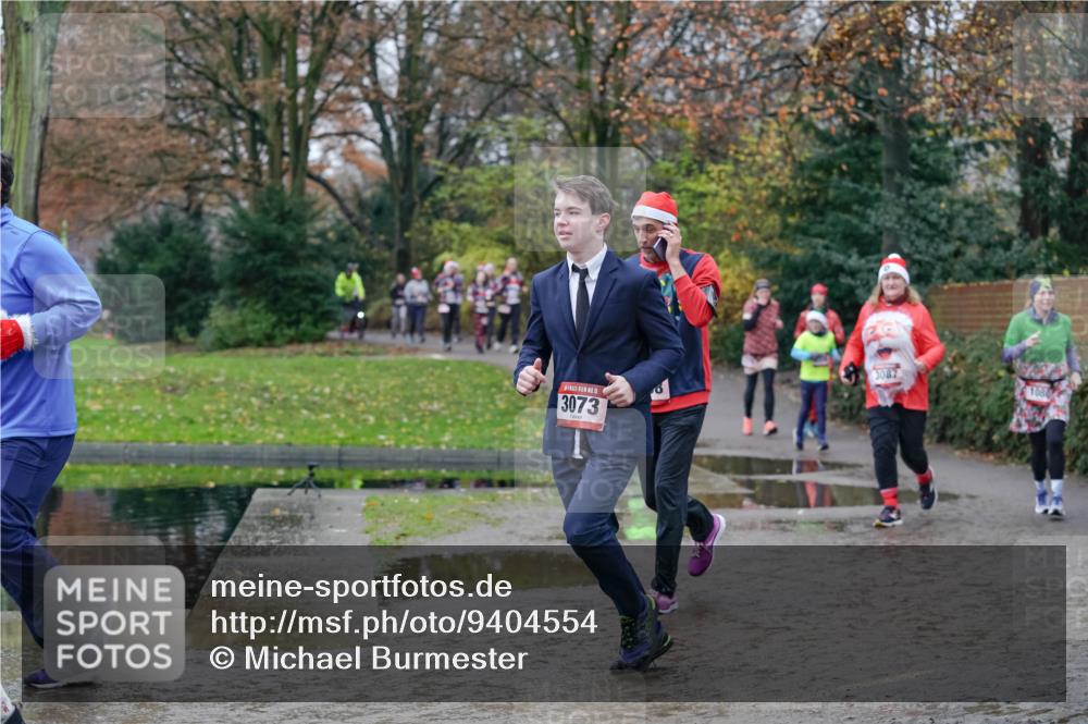 07.12.2025 - St. Pauli X-Mass-Run No. 15 Michael Burmester http://msf.ph/oto/9404554 07.12.2025 11:04:55 Laufen 15, 3073, 3087, 1080 meine-sportfotos.de