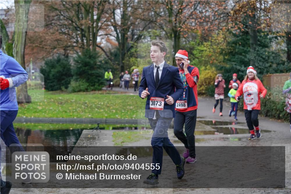 07.12.2025 - St. Pauli X-Mass-Run No. 15 Michael Burmester http://msf.ph/oto/9404555 07.12.2025 11:04:55 Laufen 3073, 2498, 3087 meine-sportfotos.de