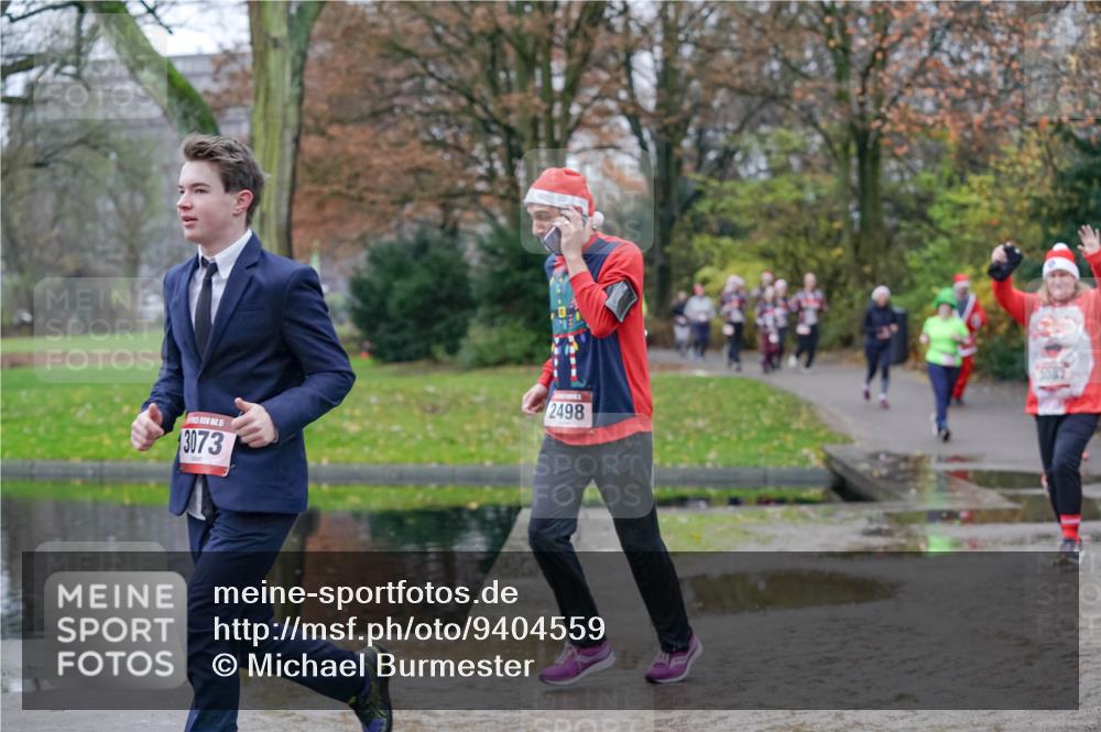 07.12.2025 - St. Pauli X-Mass-Run No. 15 Michael Burmester http://msf.ph/oto/9404559 07.12.2025 11:04:56 Laufen 3073, 2498 meine-sportfotos.de