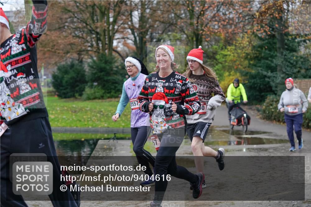 07.12.2025 - St. Pauli X-Mass-Run No. 15 Michael Burmester http://msf.ph/oto/9404616 07.12.2025 11:05:11 Laufen 344, 2557, 57 meine-sportfotos.de
